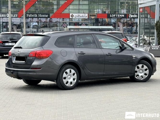 opel Astra 2011