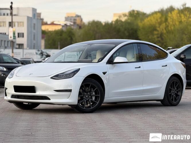 Tesla Model 3 2020 doar la InterAuto
