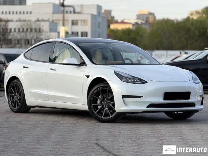 tesla Model 3 2020