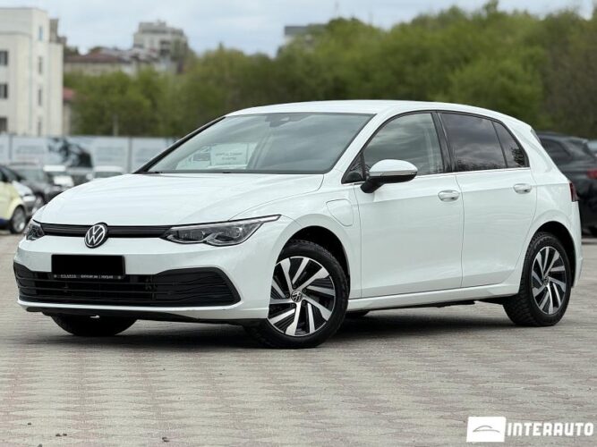 Volkswagen Golf eHybrid 2021 doar la InterAuto