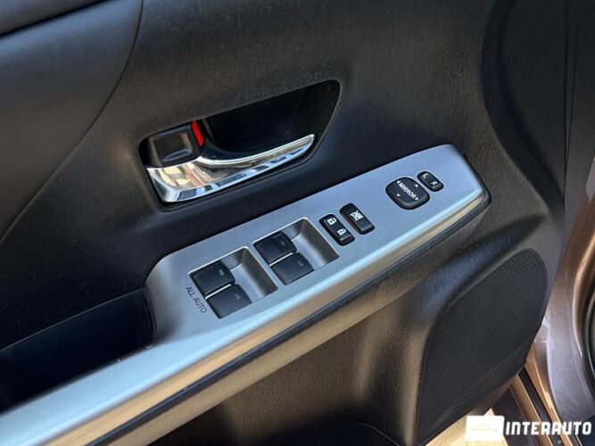 toyota Prius Plus / V 2016