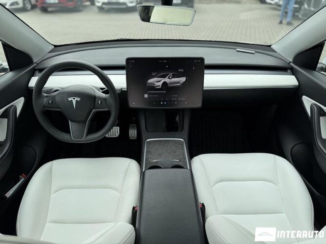 tesla Model Y 2022