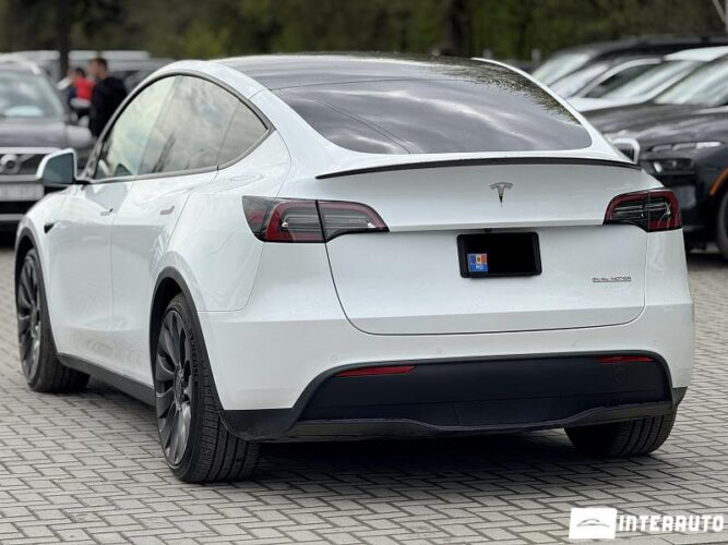 tesla Model Y 2022