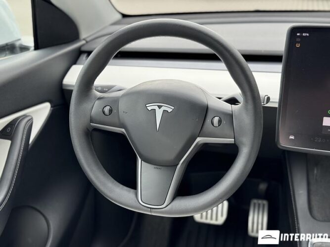 tesla Model Y 2022