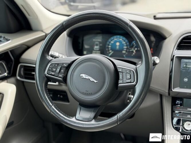 Jaguar F-Pace 2017 doar la InterAuto