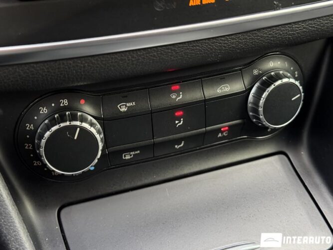 Mercedes GLA 180 44 mercedes GLA 180 2015