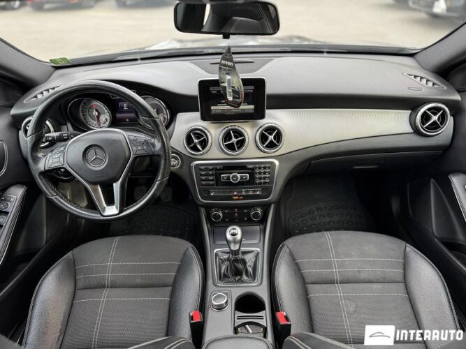Mercedes GLA 180 38 mercedes GLA 180 2015