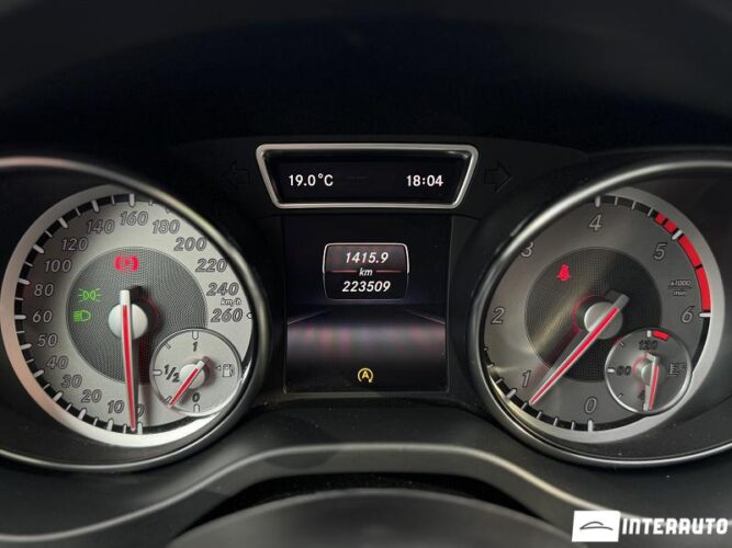 Mercedes GLA 180 40 mercedes GLA 180 2015