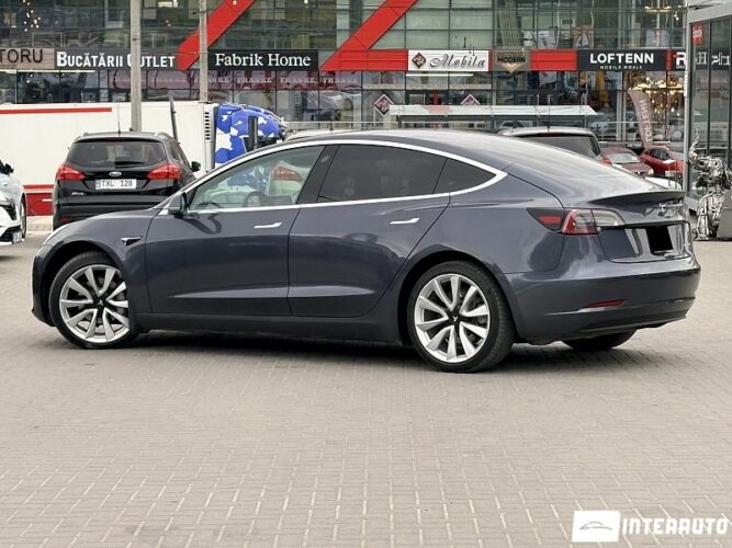 tesla Model 3 2020