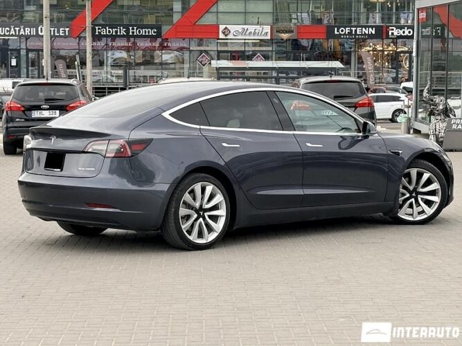 tesla Model 3 2020