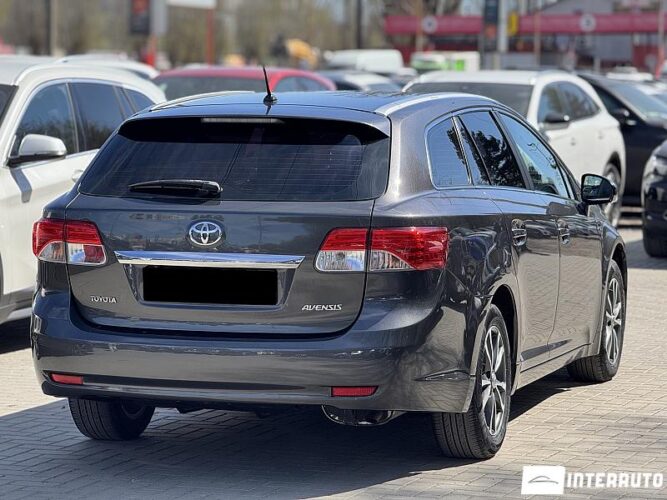 toyota Avensis 2012