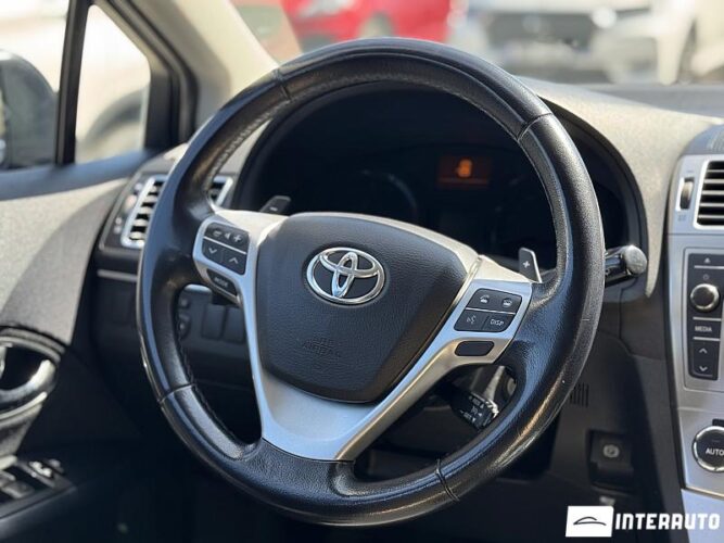 Toyota Avensis 2012 doar la InterAuto