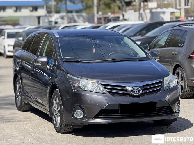 toyota Avensis 2012