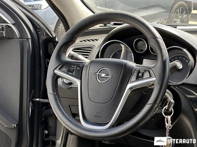 opel Insignia 2012