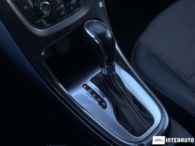 opel Astra 2013