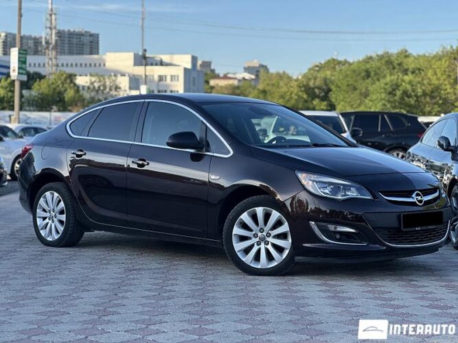 opel Astra 2013