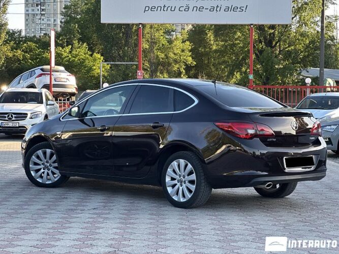 opel Astra 2013