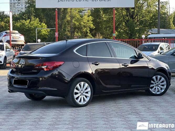 opel Astra 2013