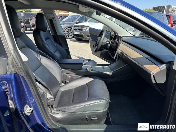 tesla Model 3 2020
