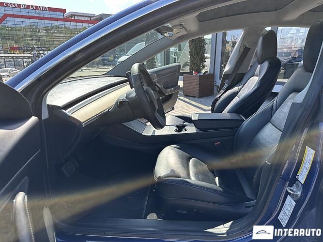 tesla Model 3 2020