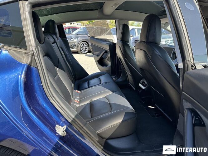 tesla Model 3 2020