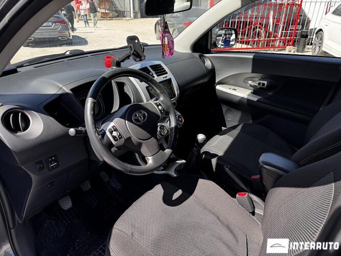 toyota Urban Cruiser 2010
