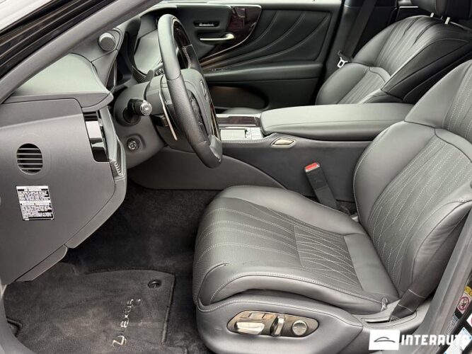 lexus LS 500h 2019