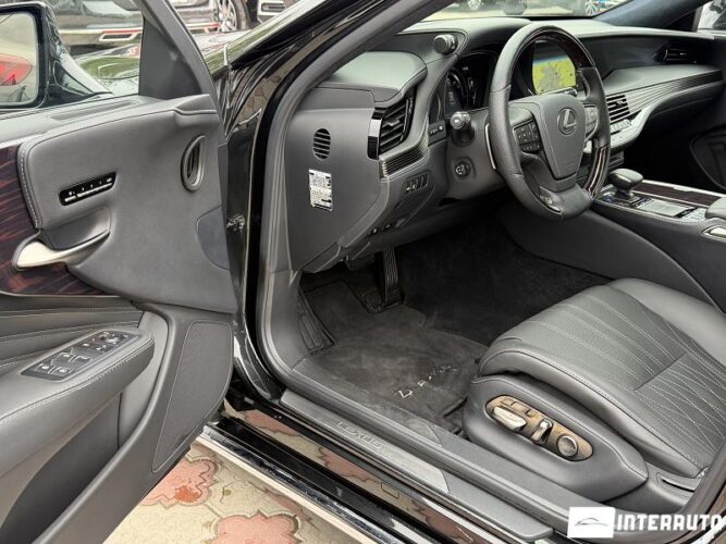 lexus LS 500h 2019