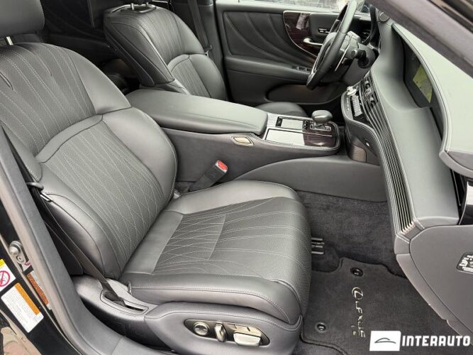 lexus LS 500h 2019