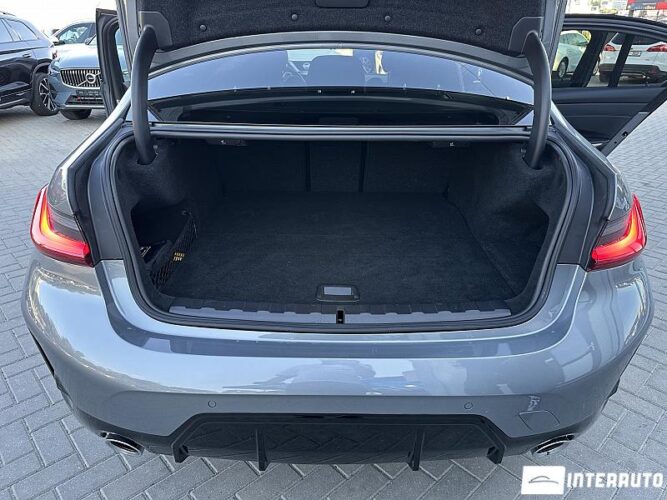 bmw 330E 2025