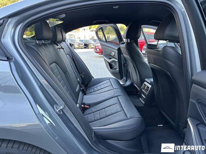 bmw 330E 2025