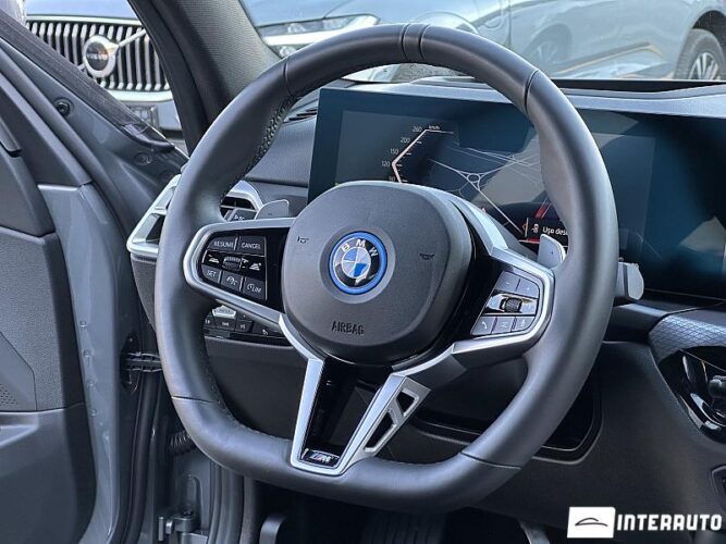 bmw 330E 2025