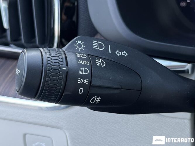 volvo XC 60 2022