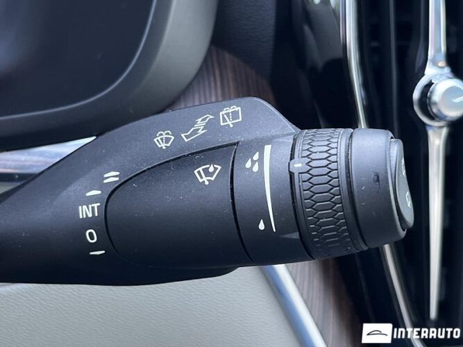 volvo XC 60 2022