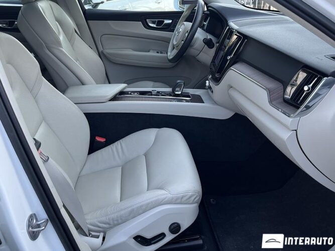 volvo XC 60 2022