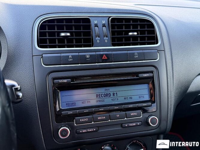 Volkswagen Polo 39 volkswagen Polo 2011