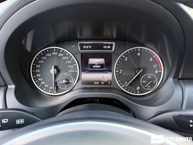 Mercedes A 180 41 mercedes A 180 2014