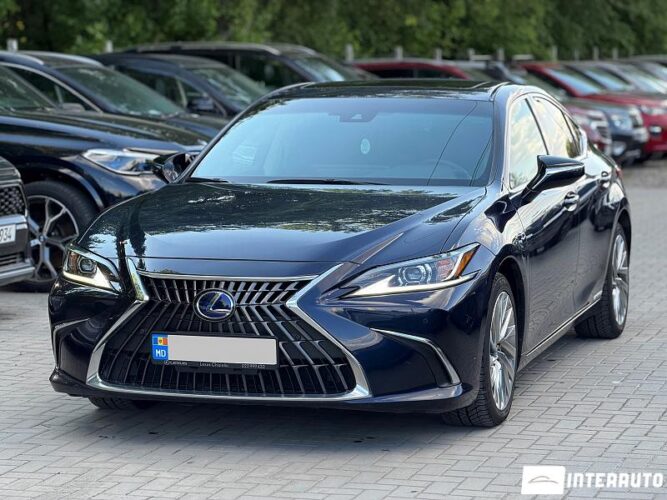Lexus ES 300h 2022 doar la InterAuto
