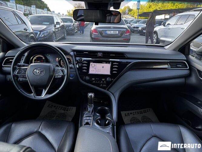 toyota Camry 2020