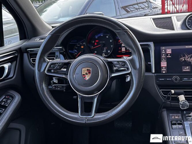 Porsche Macan 42 porsche Macan 2019