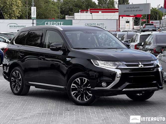 Mitsubishi Outlander 2015 doar la InterAuto