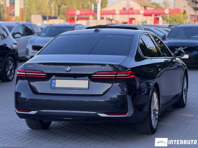 BMW 530 32 bmw 530 2024