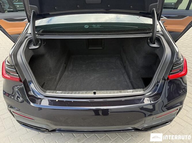 BMW 740 66 bmw 740 2020