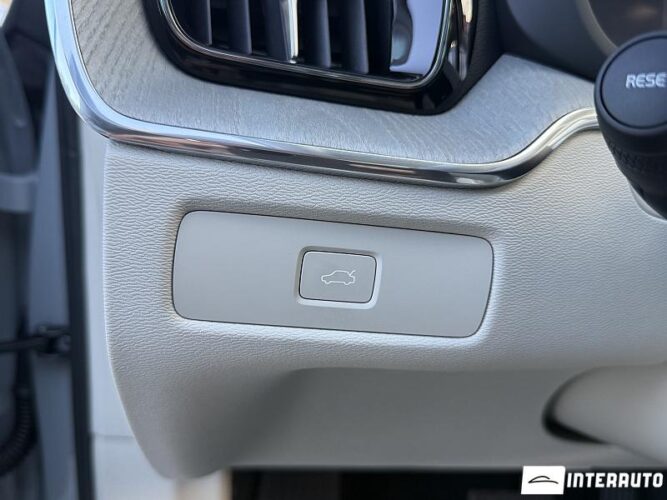 volvo XC 60 2025