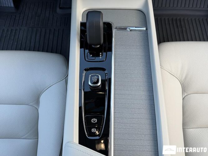volvo XC 60 2025