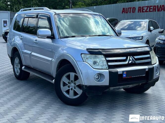Mitsubishi Pajero 2008 doar la InterAuto