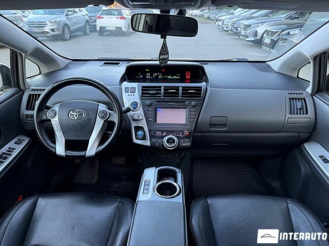 Toyota Prius Plus / V 37 toyota Prius Plus / V 2012