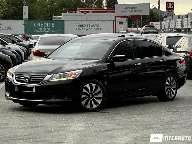 Honda Accord 2015 doar la InterAuto