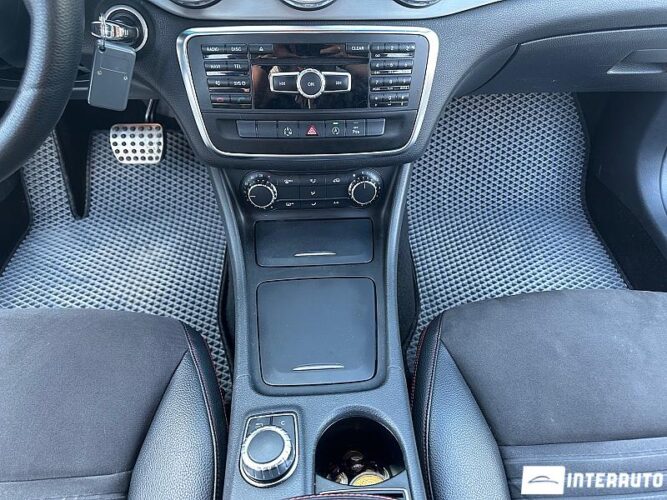 mercedes GLA 180 2015