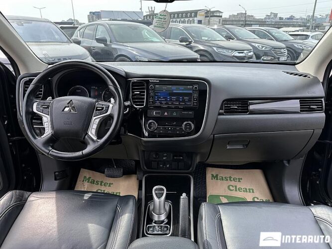 mitsubishi Outlander 2016